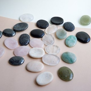 Kamień spokoju - worry stone - kryształ górski