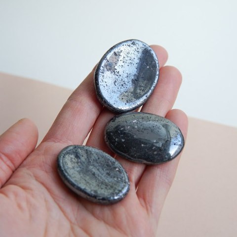 Kamień spokoju - worry stone - kryształ górski