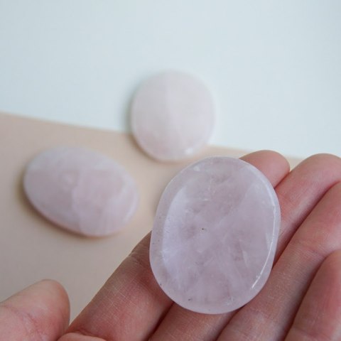 Kamień spokoju - worry stone - kryształ górski