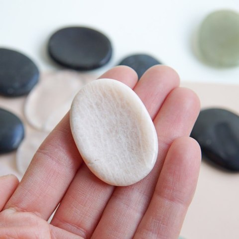 Kamień spokoju - worry stone - kryształ górski